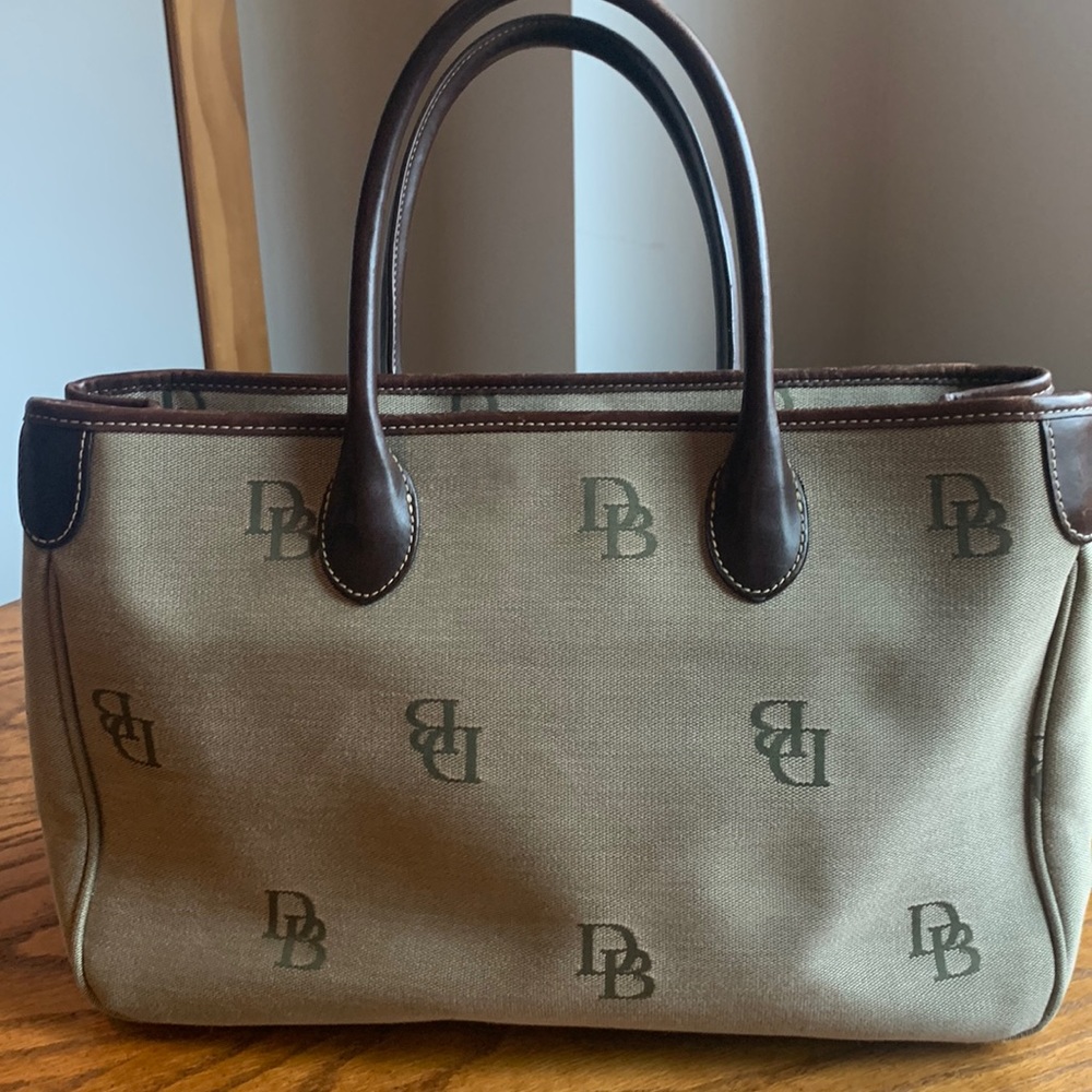 Dooney &Bourke large logo vintage tote